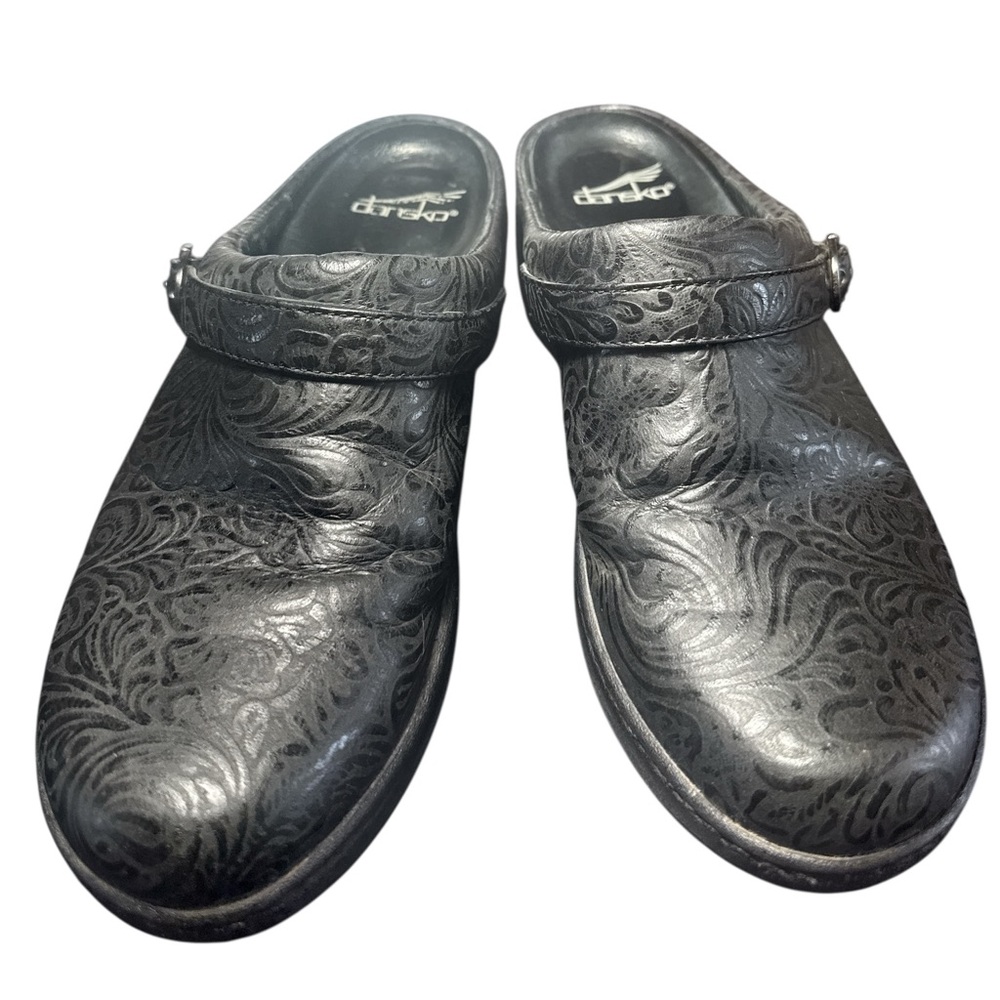 Dansko Allison Women’s‎ Black Embossed Clogs Straps Silver Buckles EU 39 (US 8)